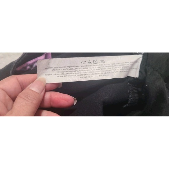 YMI‎ WannaBettaButt Black Distressed Flare Jeans Women's Size 7/28 Raw Hem - Picture 5 of 9